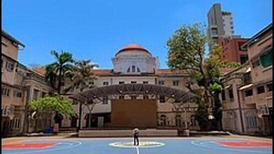 Established in 1887, VJTI is the oldest engineering college in the city. (wikipedia)