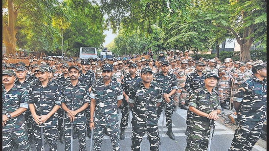 Heavy security deployed during India Bloc leaders protest against Chief Election Commissioner Gyanesh Kumar at Ashoka Road in New Delhi on Wednesday. (Arvind Yadav/HT PHOTO)