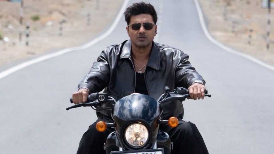 ‘দেশু ৭’-এর ভাগ্য দর্শকদের হাতে ছাড়লেন দেব