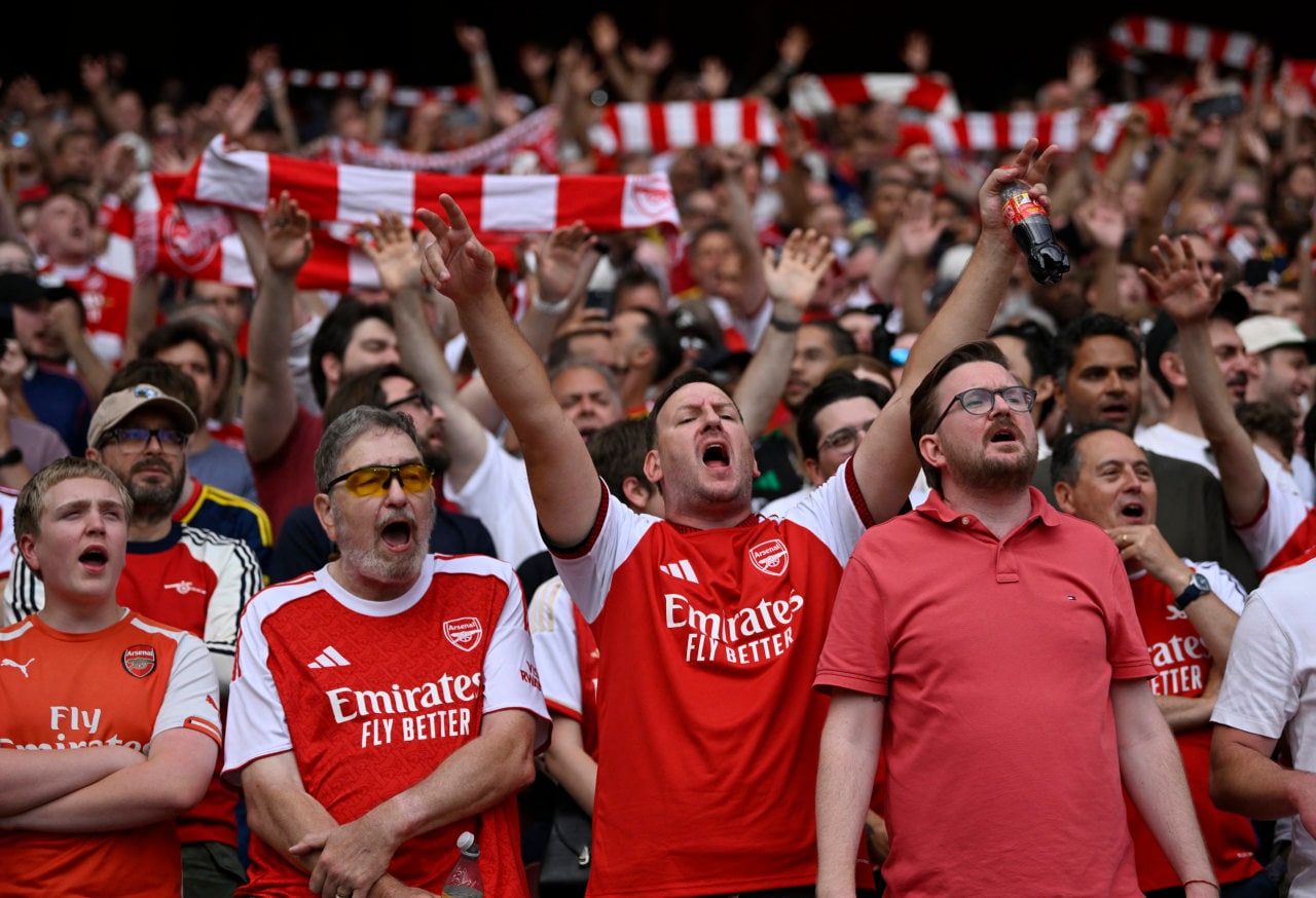 The Emirates brand adorns the jerseys of European soccer teams. The Emirates brand adorns the jerseys of European soccer teams.