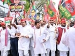 In Lucknow, SP workers led by metropolitan president Fakir Siddiqui marched from the party office in Qaiserbagh to the collectorate, raising slogans including “Vote chor, gaddi chhod” (Vote thieves, leave the seat of power) and “Gyanesh Kumar istiifa do” (Gyanesh Kumar, resign). (Sourced)