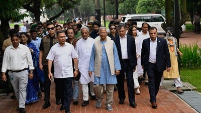 ভারতের সঙ্গে ‘শত্রুতা’ চাই না বলে দাবি করলেন মহম্মদ ইউনুসের প্রাক্তন উপদেষ্টা। (ছবিটি প্রতীকী, সৌজন্যে এপি)