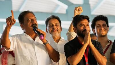 Abhijit Dipke, Prakash Raj and Dhruv Rathee joined thousands at Bengaluru’s Freedom Park to protest SIR and demand Chief Election Commissioner Gyanesh Kumar’s resignation. (AP Photo/) Abhijit Dipke, Prakash Raj and Dhruv Rathee joined thousands at Bengaluru’s Freedom Park to protest SIR and demand Chief Election Commissioner Gyanesh Kumar’s resignation. (AP Photo/)