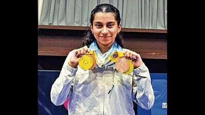 Aishwin Kaur with her medals. (HT)