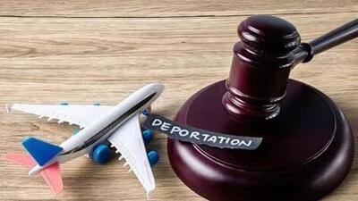 Calcutta HC asked whether West Bengal can deport people who crossed the Bangladesh border in the 1970s, while keeping a man’s deportation order in abeyance. Calcutta HC asked whether West Bengal can deport people who crossed the Bangladesh border in the 1970s, while keeping a man’s deportation order in abeyance.