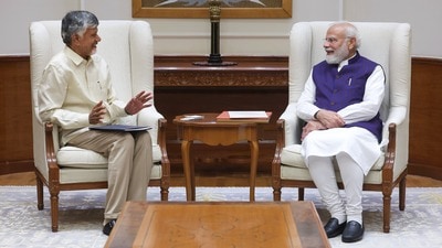 ప్రధాని మోదీతో సీఎం చంద్రబాబు ప్రధాని మోదీతో సీఎం చంద్రబాబు