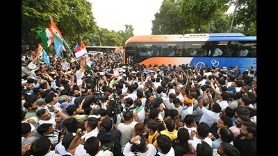Police said they are conducting checks for “large groups” arriving in Delhi for the protest (Hindustan Times) Police said they are conducting checks for “large groups” arriving in Delhi for the protest (Hindustan Times)