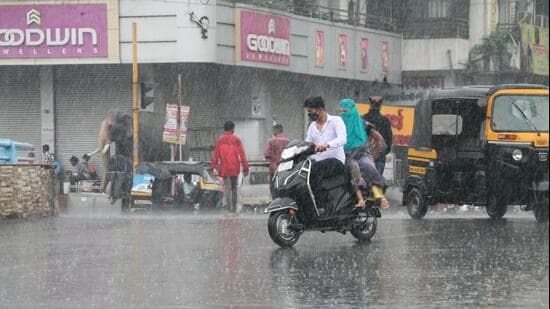 Pune, India - January 08, 2021:The weather has been cloudy for the last two days but on Friday, heavy rains lashed many parts of the city in Pune, India, on Friday, January 08, 2021.(HT PHOTO)