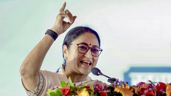 Rekha Gupta orders more streetlights, CCTV cameras on DU's North Campus