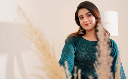 10 Chikankari kurtis to refresh your festive wardrobe this season