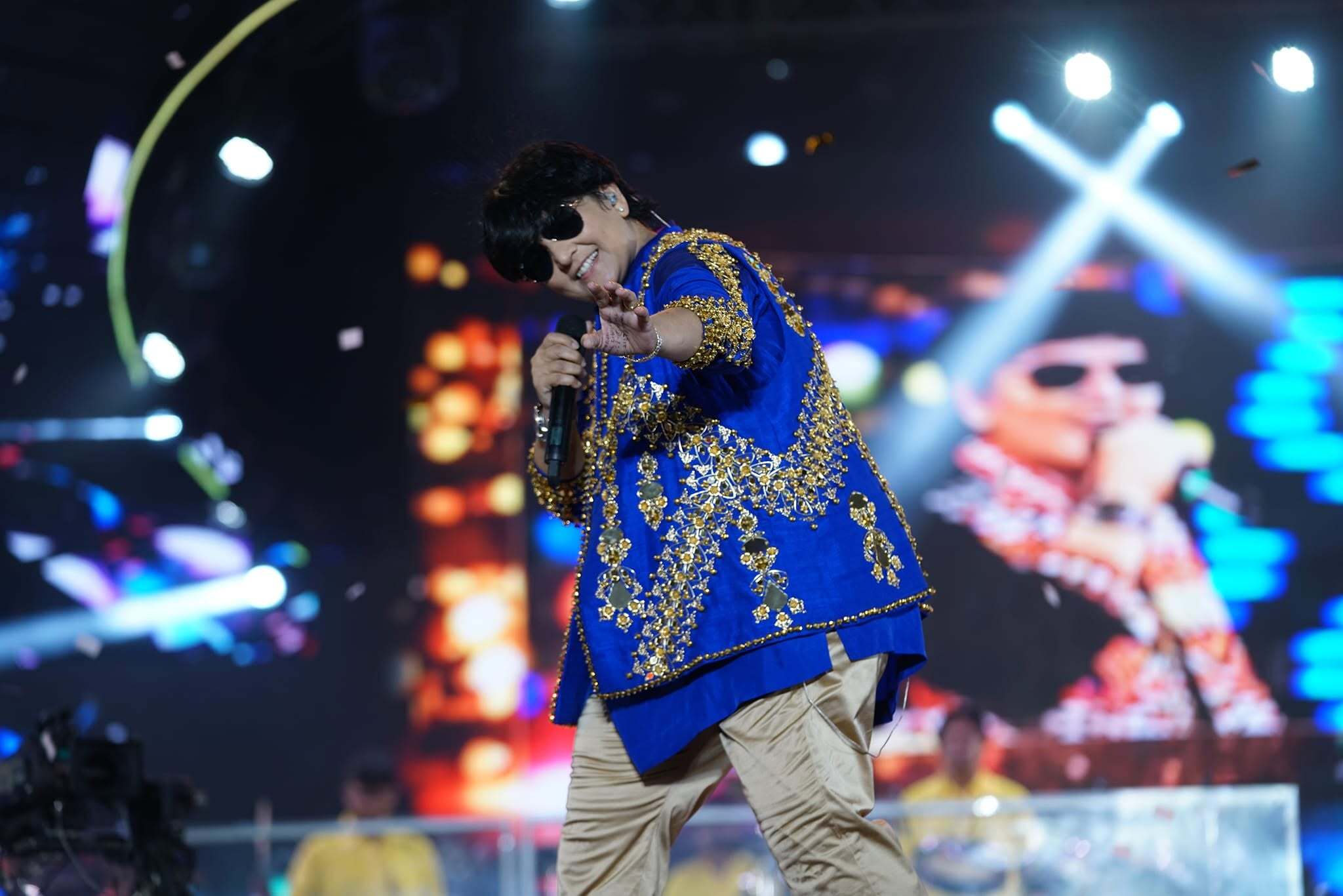 Falguni Pathak is synonymous with Mumbai’s Navratri celebrations (facebook/ Falguni Pathak)