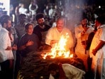 అర్ధరాత్రి నానా పటేకర్ అంత్యక్రియలు.. అసలు కారణం చెప్తూ ఏడ్చేసిన కొడుకు (PTI)