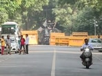 Barricades have been put up at Jantar Mantar, Tolstoy Marg and Janpath areas, in view of a call for protest by the CJP on Saturday.
(ANI)