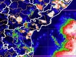 <p>ముఖ్యంగా దక్షిణ కోస్తా జిల్లాలు మరియు రాయలసీమ ప్రాంతాల్లో కొన్ని చోట్ల భారీ నుంచి అత్యంత భారీ వర్షాలు పడే సూచనలు ఉన్నాయి.</p>