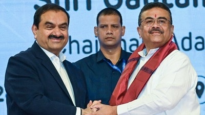 বঙ্গে ১ লক্ষ কোটি বিনিয়োগের অঙ্গীকারের পর নতুন আগ্রহ আদানি গোষ্ঠীর (saikat paul) বঙ্গে ১ লক্ষ কোটি বিনিয়োগের অঙ্গীকারের পর নতুন আগ্রহ আদানি গোষ্ঠীর (saikat paul)