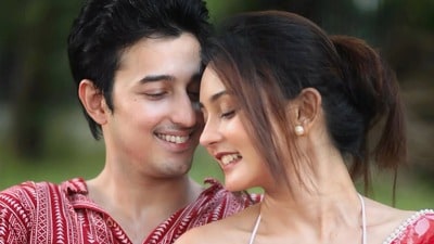 নন্দিনীর সঙ্গে টেকেনি প্রেম,আরিয়ানের জন্মদিনে সম্পর্কে সিলমোহর প্রেমিকা রিখিয়ার! নন্দিনীর সঙ্গে টেকেনি প্রেম,আরিয়ানের জন্মদিনে সম্পর্কে সিলমোহর প্রেমিকা রিখিয়ার!