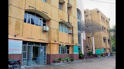 Congress councillor Gaurav Bhatti has appealed to councillors to oppose the project cleared by finance panel despite his dissent. (HT)
