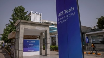 FILE PHOTO: An employee arrives for work at HCL Technologies headquarters in Noida, on the outskirts of New Delhi, India, August 28, 2023. REUTERS/Adnan Abidi/File Photo (REUTERS)