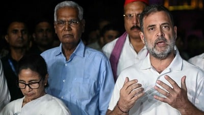 ‘রাষ্ট্রপতি ভোটচুরির প্রমাণ চেয়েছেন,আমাদের কাছে তা আছে’, দিল্লিতে বার্তা রাহুলের (Photo by Arun SANKAR / AFP) (AFP) ‘রাষ্ট্রপতি ভোটচুরির প্রমাণ চেয়েছেন,আমাদের কাছে তা আছে’, দিল্লিতে বার্তা রাহুলের (Photo by Arun SANKAR / AFP) (AFP)