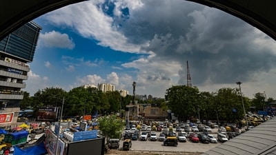 File photo: People walk under a monsoon sky outside the New Delhi Railway Station in New (RAJ K RAJ /HT PHOTO) File photo: People walk under a monsoon sky outside the New Delhi Railway Station in New (RAJ K RAJ /HT PHOTO)