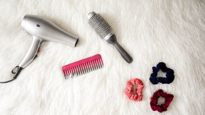 Hair styling tools to get festive ready (Pexels) Hair styling tools to get festive ready (Pexels)
