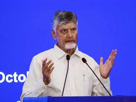 ఇప్పటివరకు 40 లక్షల పట్టాదార్ పాస్‌పుస్తకాల పంపిణీ: సీఎం చంద్రబాబు