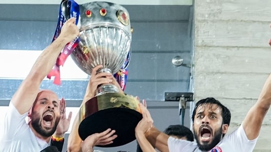 Clubs to the fore in full ISL season.