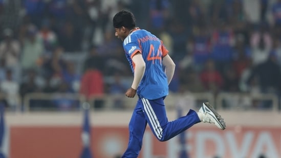 IND vs WI LIVE Score, 2வது T20I: மயங்க் யாதவ் வெஸ்ட் இண்டீஸை மூன்று ஆரம்ப அடிகளால் உலுக்கினார்