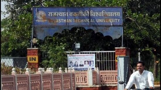 The student allegedly died of a snakebite on the campus. (HT Photo/Representative )