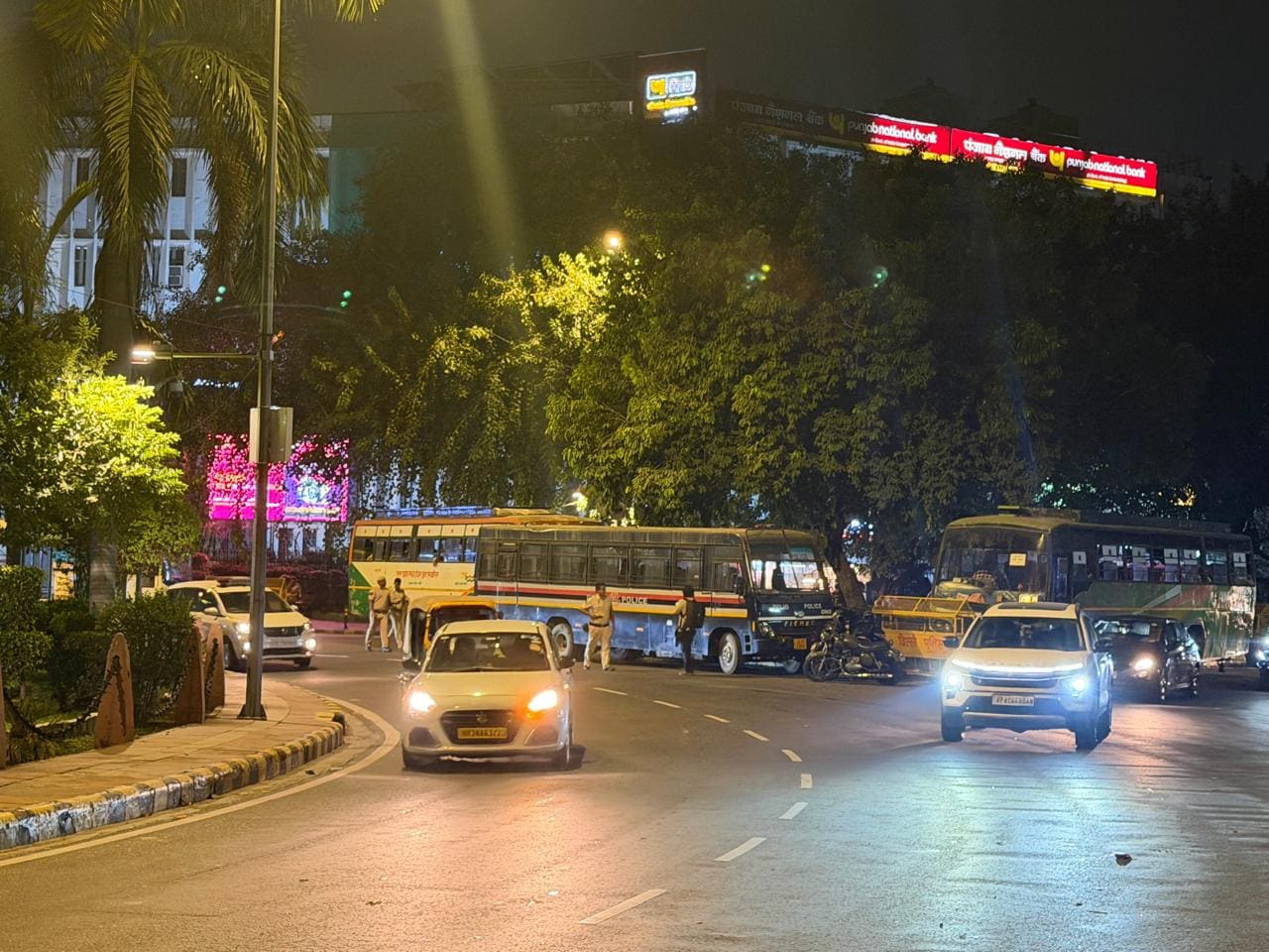 Access to Ashoka Road towards Election Commission of India headquarters has been blocked with a bus from Sansad Marg-Ashoka Road roundabout. (HT photo) Access to Ashoka Road towards Election Commission of India headquarters has been blocked with a bus from Sansad Marg-Ashoka Road roundabout. (HT photo)