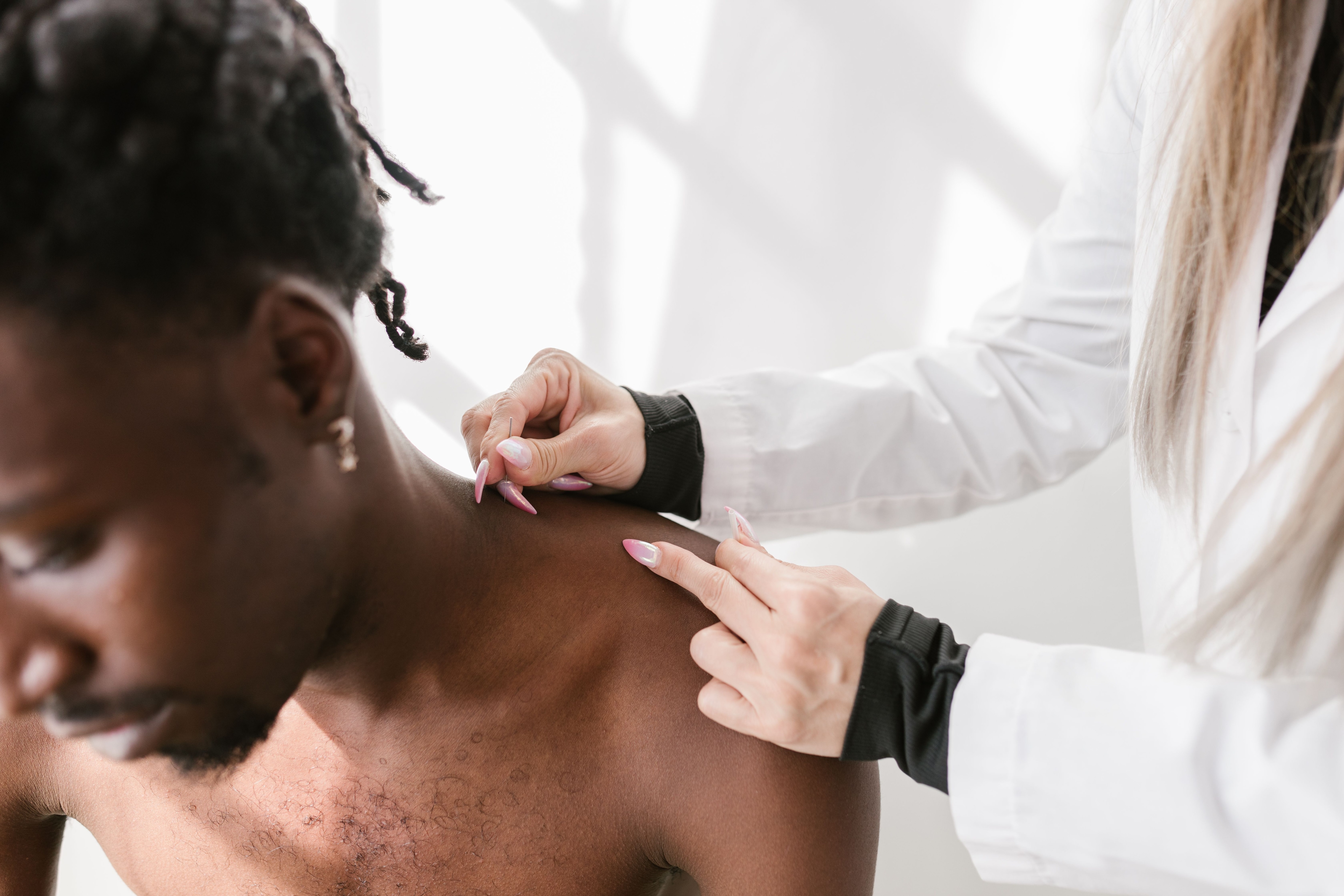 A stiff shoulder in a diabetic patient is easily put down to frozen shoulder, while a tendon problem may be sitting alongside it. (Pexel) A stiff shoulder in a diabetic patient is easily put down to frozen shoulder, while a tendon problem may be sitting alongside it. (Pexel)