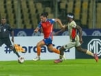 Christian Borrego Isabel of FC Goa and Emmanuel Imanishimwe of Chennaiyin FC in action during FC Goa and Chennaiyin FC