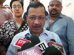 ‘জরুরি অবস্থার থেকেও খারাপ’, অভিজিৎকে আটক নিয়ে মোদীকে তোপ কেজরিওয়ালের