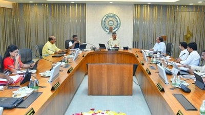సీఎం చంద్రబాబు అధ్యక్షతన కేబినెట్ భేటీ - కీలక నిర్ణయాలు సీఎం చంద్రబాబు అధ్యక్షతన కేబినెట్ భేటీ - కీలక నిర్ణయాలు