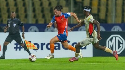 Christian Borrego Isabel of FC Goa and Emmanuel Imanishimwe of Chennaiyin FC in action during FC Goa and Chennaiyin FC (ISL) Christian Borrego Isabel of FC Goa and Emmanuel Imanishimwe of Chennaiyin FC in action during FC Goa and Chennaiyin FC (ISL)