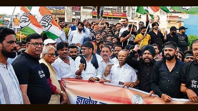 Congress workers at a rally in Ranchi on Saturday (HT PHOTO) Congress workers at a rally in Ranchi on Saturday (HT PHOTO)
