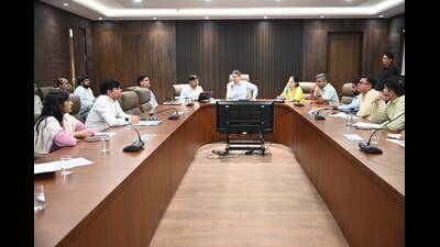 Dahiya said complaint disposal should not be treated as a formality and that grievances must be addressed promptly and to the satisfaction of complainants.