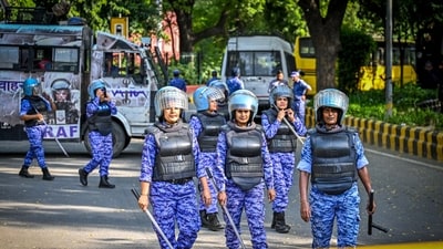Jantar Mantar and its approach roads were barricaded, with loudspeakers warning against gatherings and other prohibited activities. (Hindustan Times)