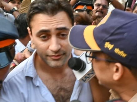 CJP প্রতিবাদে আটক অভিনেতা ইমরান সহ কয়েক হাজার! ওয়াংচুকের হুঁশিয়ারি, রাহুলও সরব
