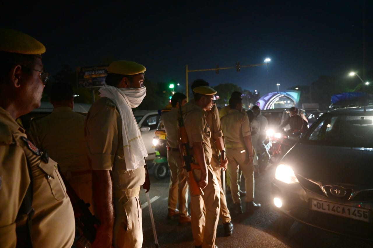 The route from Rangpuri towards Moulsari Avenue was also affected by traffic snarls. (HT Photo/ Sunil Ghosh) The route from Rangpuri towards Moulsari Avenue was also affected by traffic snarls. (HT Photo/ Sunil Ghosh)