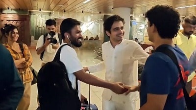 Mumbai, Oct 10 (ANI): Cockroach Janta Party (CJP) Founder Abhijeet Dipke interacts with party National Spokesperson Ashutosh Ranka and NCP-SCP spokesperson Anish Gawande as they leave for Delhi ahead of the protest at Jantar Mantar, in Mumbai on Saturday. (ANI Video Grab) (ANI Video Grab) Mumbai, Oct 10 (ANI): Cockroach Janta Party (CJP) Founder Abhijeet Dipke interacts with party National Spokesperson Ashutosh Ranka and NCP-SCP spokesperson Anish Gawande as they leave for Delhi ahead of the protest at Jantar Mantar, in Mumbai on Saturday. (ANI Video Grab) (ANI Video Grab)