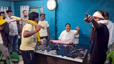 নীরবতা ভাঙলেন অনুব্রত মণ্ডল (PTI) নীরবতা ভাঙলেন অনুব্রত মণ্ডল (PTI)