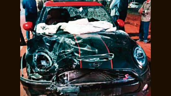 3 killed as ‘drunk’ man rams his Mini Cooper into scooter in Keralam