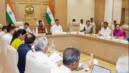 Chief Minister Devendra Fadnavis chairs a meeting with the central team that reviewed the drought situation in the state (ANI)