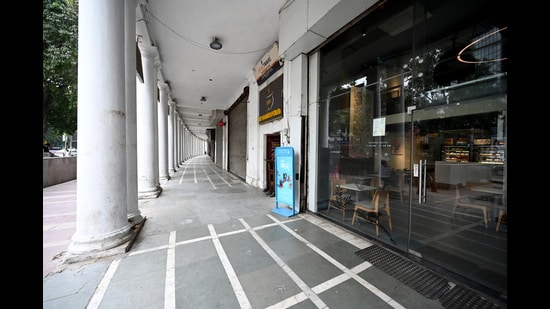 Shopkeepers in Janpath and around Regal Crossing were advised to keep their shutters down amid heightened security in central Delhi. (Ishant Chauhan/HT Photo)