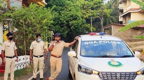 The search led to the recovery of three electronic devices, two SIM cards and three Bluetooth earpieces. (HT_PRINT)