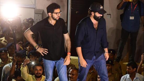 Mumbai, India – 11 Oct 2026: MNS leader Amit Thackeray and Shiv Sena (UBT) leader Aditya Thackeray arrived at Dadar police station in support of CJP activists, to ensure protection of those detained in various police beat chowkis, including under the jurisdiction of Dadar police station, in Mumbai, India, on Sunday, 11 Oct 2026. (Photo by Bhushan Koyande/HT Photo)