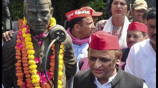 Samajwadi Party national president Akhilesh Yadav after paying tribute to socialist leader Jayaprakash Narayan in Lucknow on Sunday. (PTI PHOTO)
