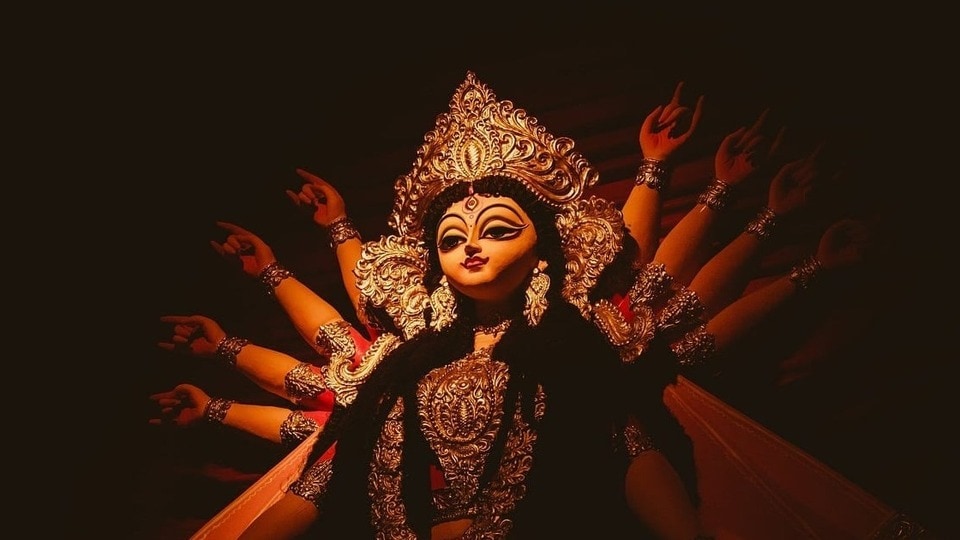 নবরাত্রিতে নবদুর্গা আরাধনায় ৯ দিনের কোন দিন দেবীর কোন রূপের পুজো করা হয়?
