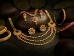 Gold prices fell across the market on Monday, while rates varied by city.